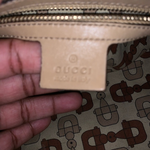 Gucci purse 🤪🤪 make and offer! - Picture 6 of 8